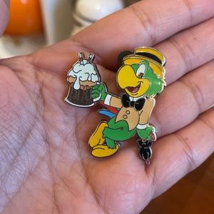 Disney Pin Trader Delight from Hollywood